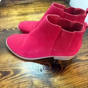 Journey Red Ankle Boots Size 9